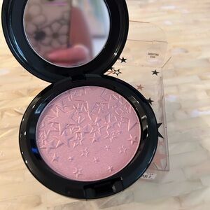 MAC Cosmetics Pink Highlighter with Satin Finish